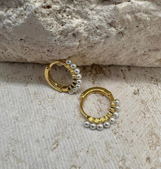 Simple Pearls Earrings